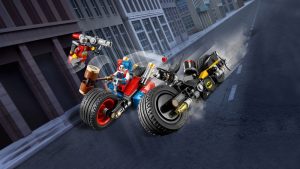 76053 Batman: Gotham City Cycle Chase (Бэтмен: Погоня на мотоциклах по Готэм-сити)