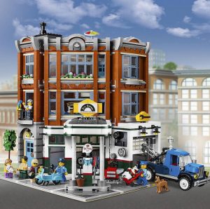 10264 Corner Garage (Гараж на углу)