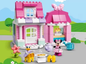 10942 Minnie’s House and Café (Дом и кафе Минни)