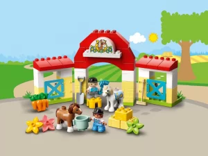 10951 Horse Stable and Pony Care (Конюшня для лошади и пони)
