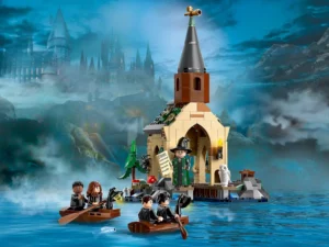 76426 Hogwarts Castle Boathouse (Лодочный домик в замке Хогвартс)