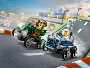 60459 Airplane vs. Hospital Bed Race Car Pack (Самолет против больничной койки)
