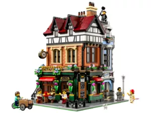 10350 Tudor Corner (Угловой дом в стиле Тюдоров)